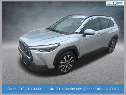 Used 2022 Toyota Corolla Cross XLE AWD/4WD image 1