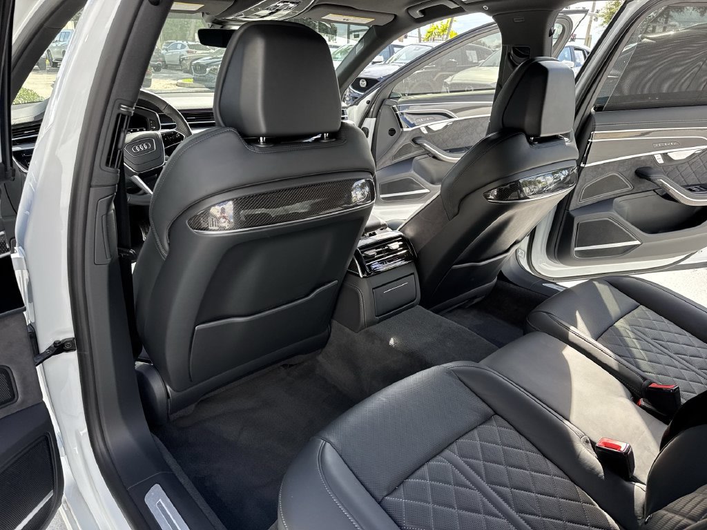 Used 2025 Audi S8 w/ Executive Package AWD/4WD image 34