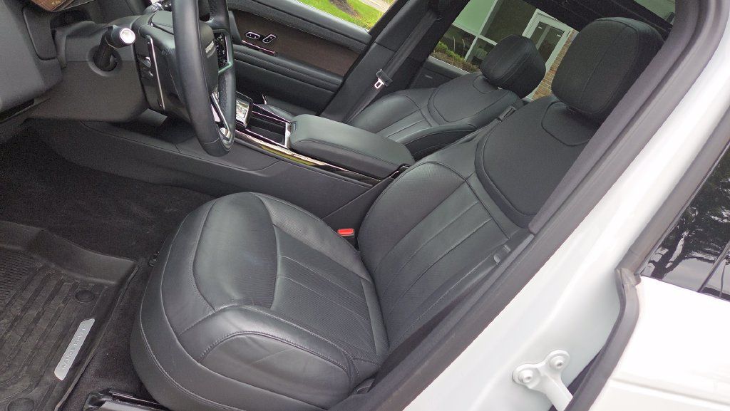 Used 2024 Land Rover Range Rover Sport SE AWD/4WD image 17
