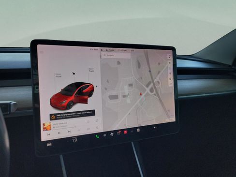 Used 2020 Tesla Model 3 Standard Range Plus image 14
