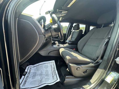 Used 2019 Jeep Grand Cherokee Laredo RWD image 11