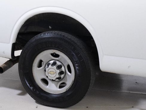 Used 2014 Chevrolet Express 3500 3500 3dr Extended Cargo Van image 30