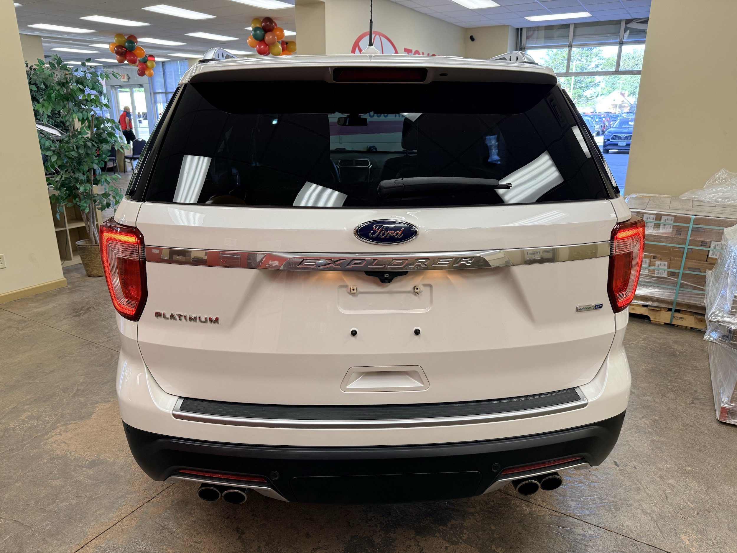 Used 2018 Ford Explorer Platinum AWD/4WD image 37