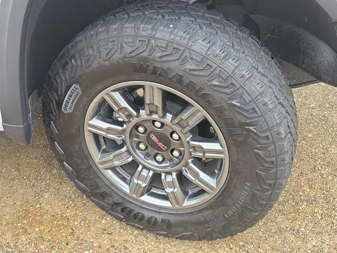Certified 2025 GMC Sierra 1500 AT4X AWD/4WD image 34