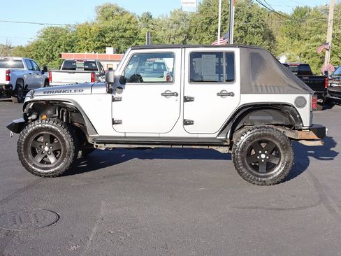 Used 2016 Jeep Wrangler Unlimited Sport image 24