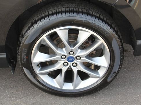 Used 2017 Ford Edge Titanium w/ Equipment Group 301A AWD/4WD image 27
