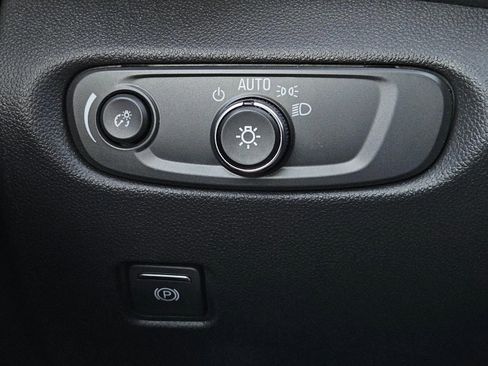 Used 2025 Chevrolet Blazer LT image 18