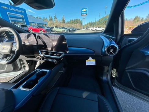 New 2026 Chevrolet Equinox EV LT FWD image 27