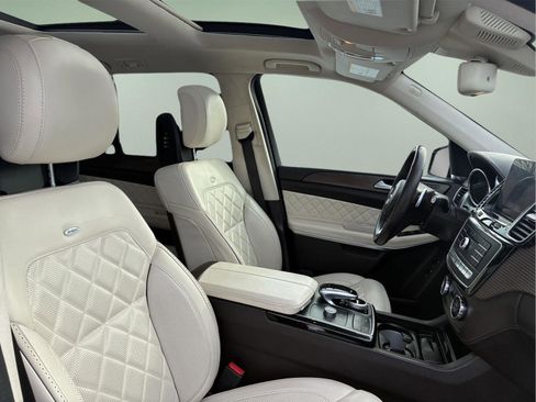 Used 2019 Mercedes-Benz GLS 550 4MATIC image 24