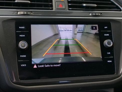 Used 2022 Volkswagen Tiguan SE image 21