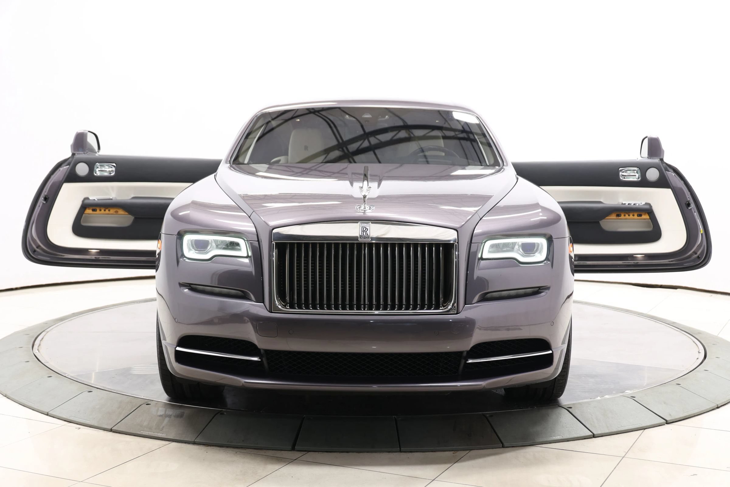 Used 2017 Rolls-Royce Wraith RWD image 2
