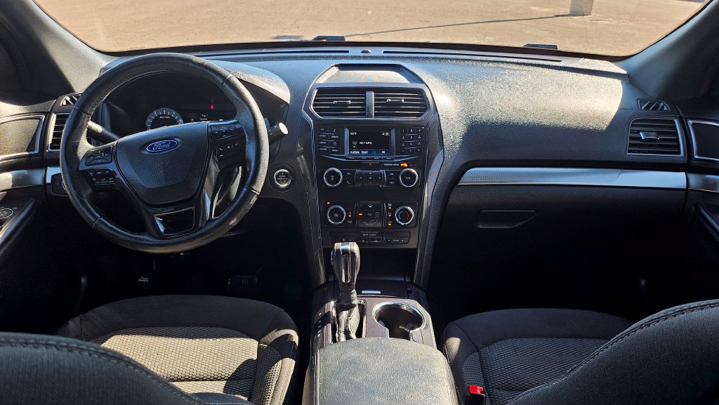 Used 2018 Ford Explorer XLT FWD image 31