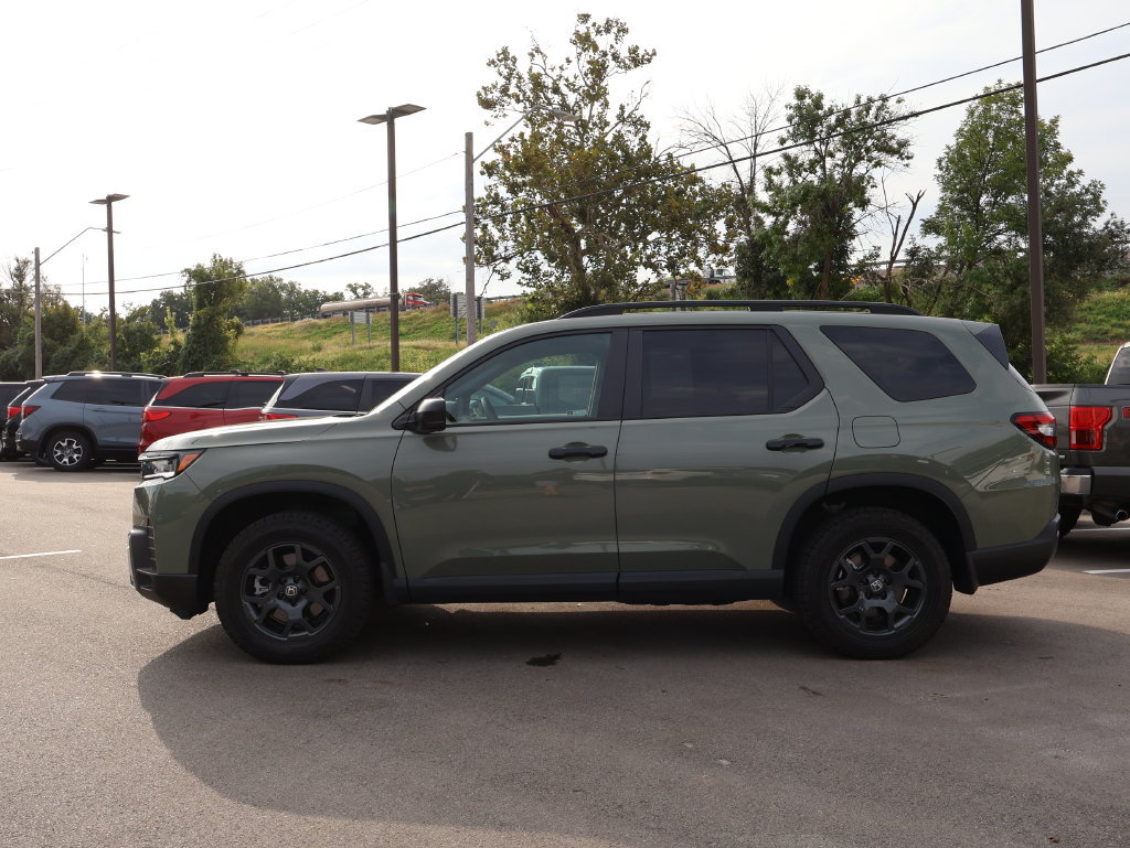 Used 2026 Honda Pilot TrailSport image 4