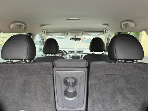 Used 2018 Nissan Rogue SV AWD/4WD image 36