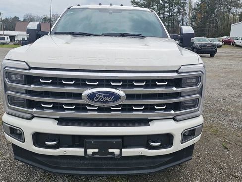 Used 2024 Ford F250 Platinum image 2