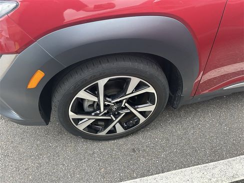 Certified 2022 Hyundai Kona Limited w/ Cargo Package image 5