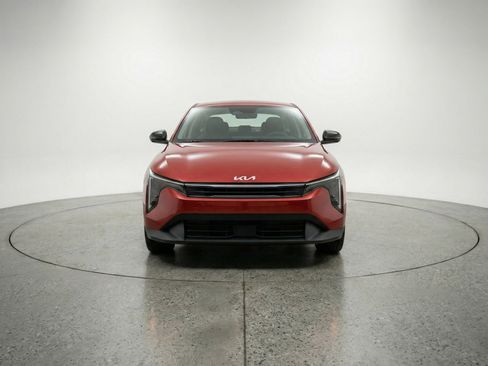 Used 2025 Kia K4 LXS image 2