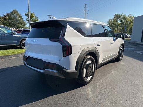 New 2026 Kia EV9 Wind image 6