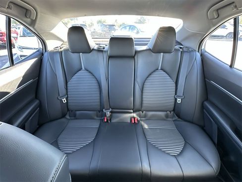 Used 2023 Toyota Camry SE image 21