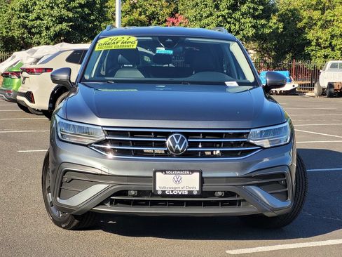 Used 2023 Volkswagen Tiguan SE AWD/4WD image 3