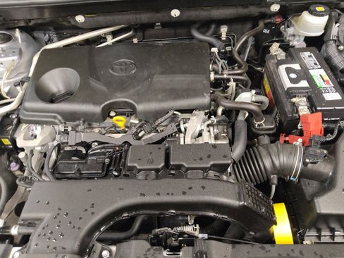 Used 2019 Toyota RAV4 LE FWD image 30