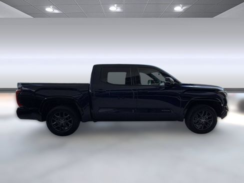 Used 2022 Toyota Tundra Platinum w/ Advanced Package AWD/4WD image 7