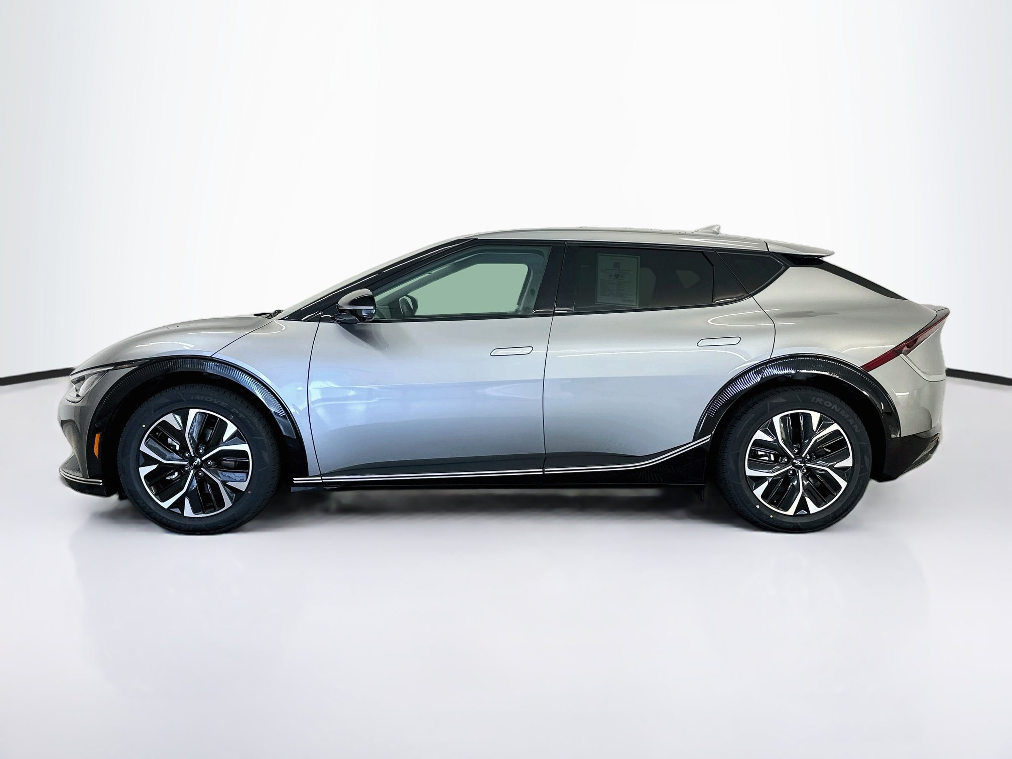 Used 2024 Kia EV6 Wind w/ Wind Technology Package AWD/4WD image 4