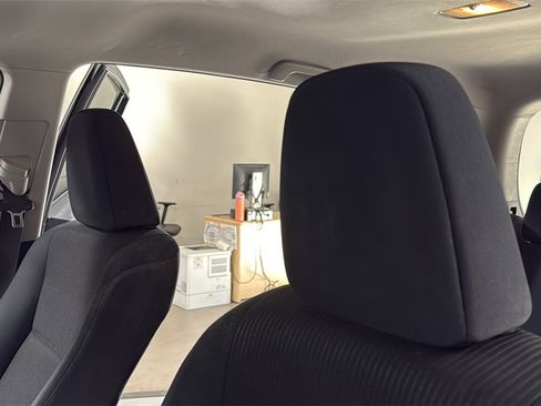 Used 2017 Toyota RAV4 LE image 13