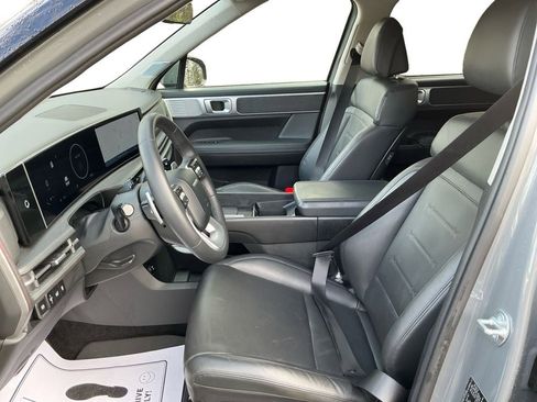 Used 2025 Hyundai Santa Fe Limited image 9