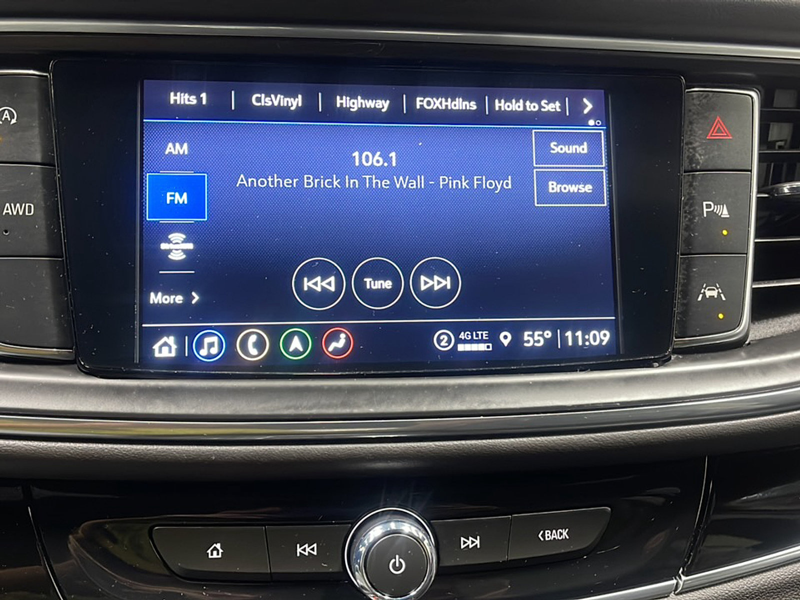 Used 2024 Buick Enclave Avenir AWD/4WD image 8