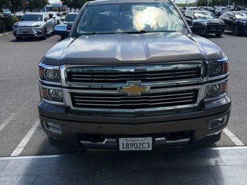 Used 2015 Chevrolet Silverado 1500 High Country w/ High Country Premium Package AWD/4WD image 6