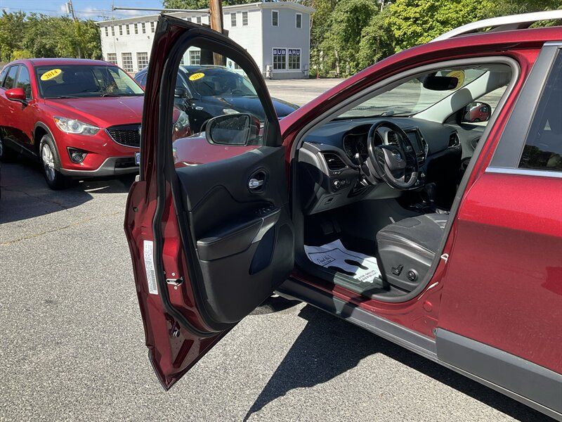 Used 2020 Jeep Cherokee Limited AWD/4WD image 19