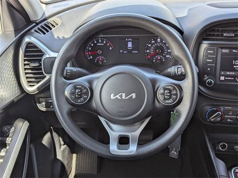Used 2022 Kia Soul LX w/ Technology Package image 18