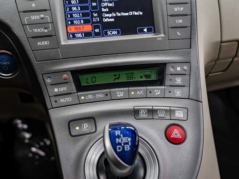 Used 2013 Toyota Prius Two FWD image 27