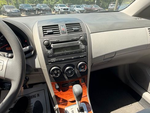 Used 2009 Toyota Corolla FWD image 26