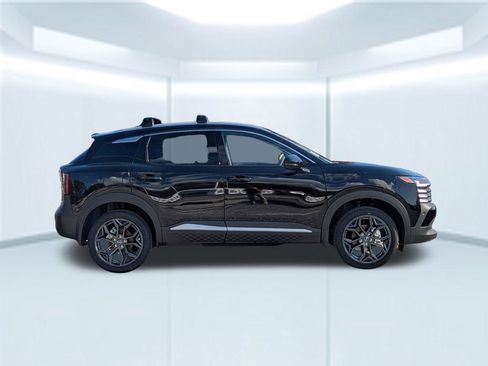 New 2026 Nissan Kicks SR FWD image 8