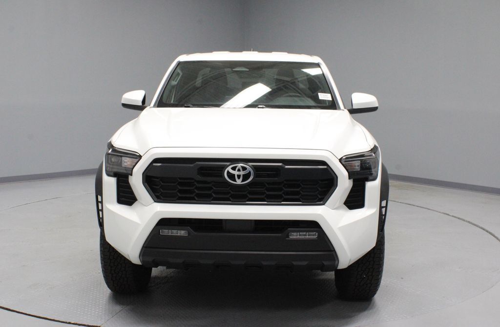 Used 2025 Toyota Tacoma TRD Off-Road AWD/4WD image 5