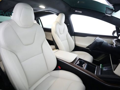 Used 2023 Tesla Model X image 23