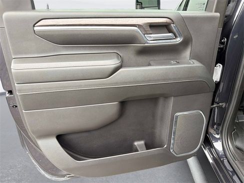 Used 2024 Chevrolet Silverado 2500 LTZ image 15