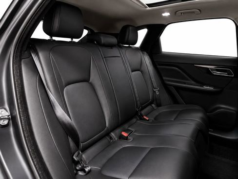 Used 2020 Jaguar F-PACE Premium AWD/4WD image 16