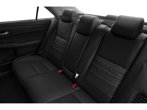 Used 2015 Toyota Camry XLE w/ Moonroof Package FWD image 9
