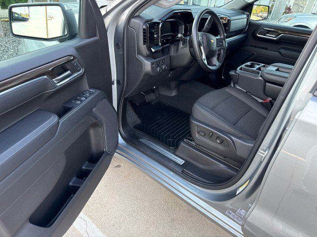 Used 2024 Chevrolet Silverado 1500 LT AWD/4WD image 14