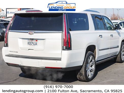 Used 2018 Cadillac Escalade ESV Premium Luxury image 4
