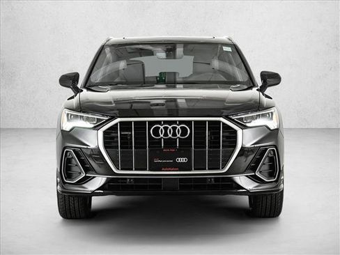 Certified 2025 Audi Q3 2.0T Premium w/ Convenience Package AWD/4WD image 2