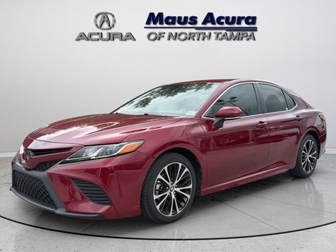 Used 2018 Toyota Camry SE w/ Convenience Package FWD image 4