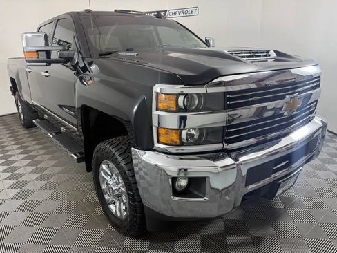 Used 2018 Chevrolet Silverado 2500 LTZ w/ Duramax Plus Package AWD/4WD image 8