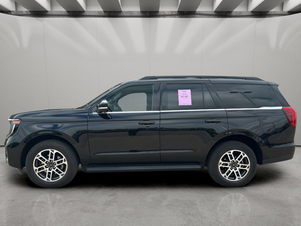 Used 2025 Ford Expedition Active AWD/4WD image 7