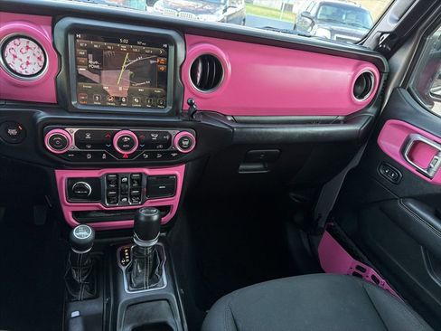 Used 2019 Jeep Wrangler Unlimited Sahara image 22