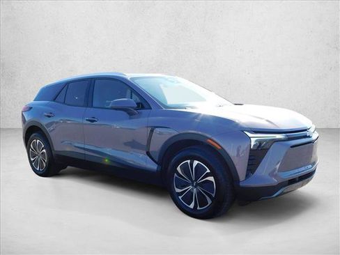 Used 2025 Chevrolet Blazer EV LT AWD/4WD image 6