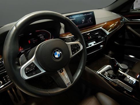 Used 2022 BMW 540i xDrive w/ M Sport Package AWD/4WD image 10